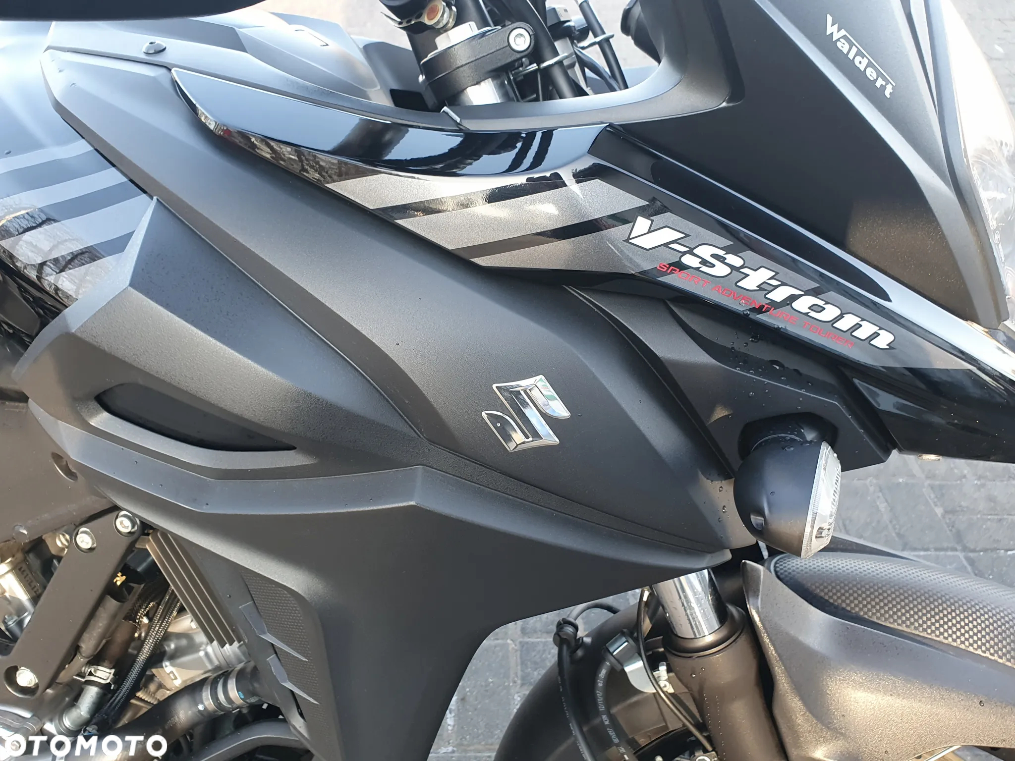 Suzuki V-STROM - 24