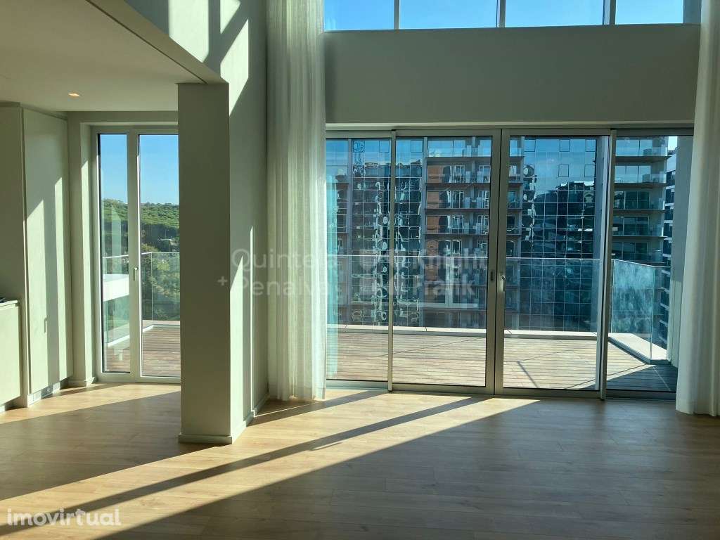 Apartamento T3+1 duplex com terraço entre Monsanto e Miraflores - Grande imagem: 4/41