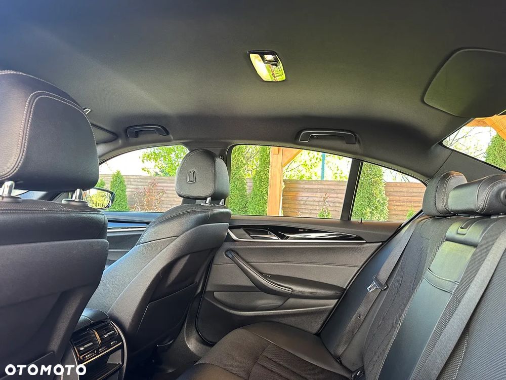 BMW Seria 5 520d Sport Line - 36