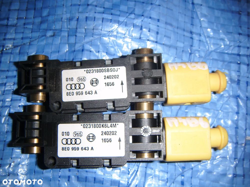 audi a4 b6 czujnik uderzenia bocznego 8e0959643a - 1