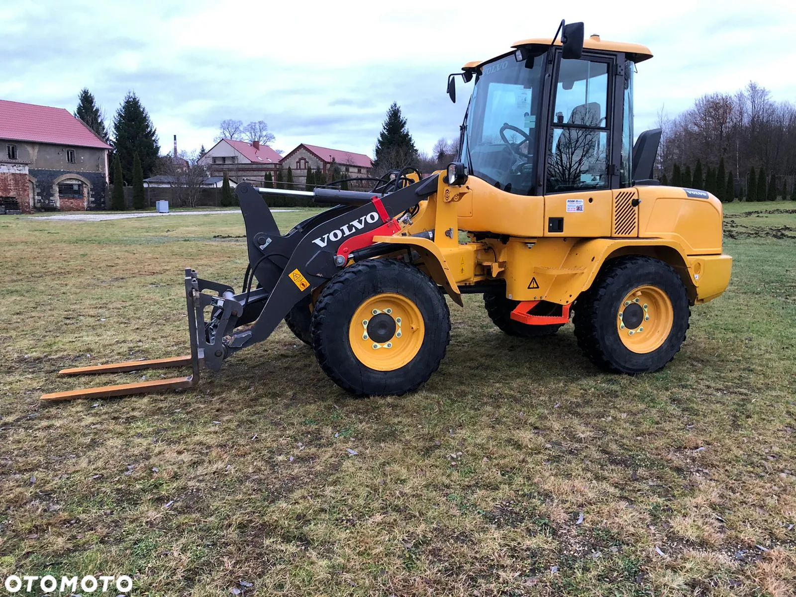 Volvo L30G - 17