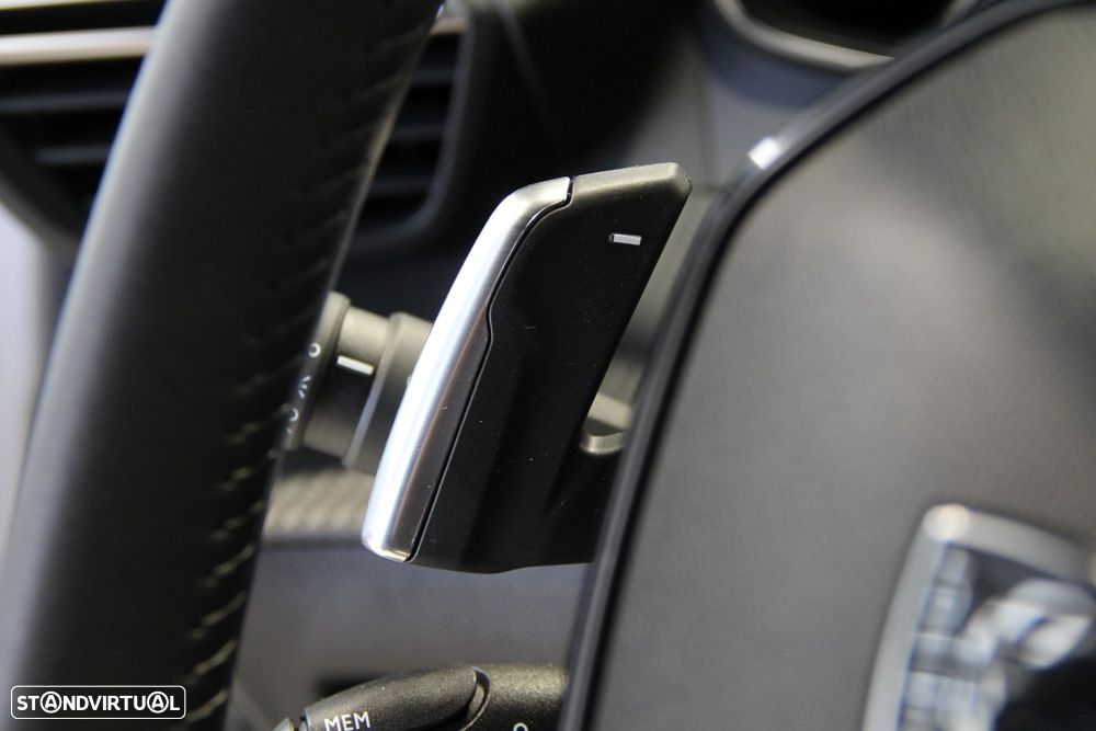Peugeot 2008 1.2 Hybrid Allure e-DCS6 - 13