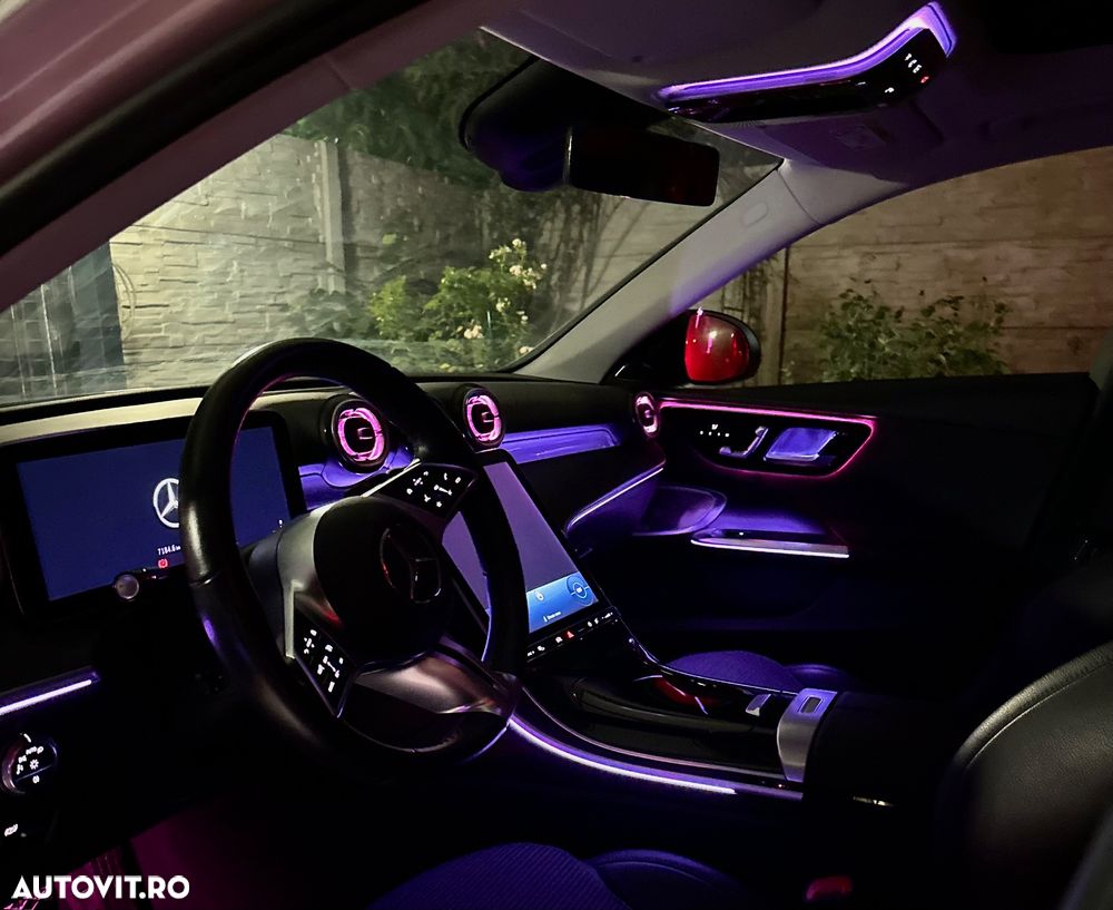 Mercedes-Benz C 300 4Matic T 9G-TRONIC - 13