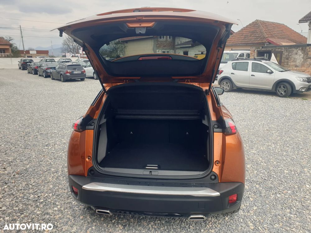 Peugeot 2008 1.2 L PureTech STT Allure - 9