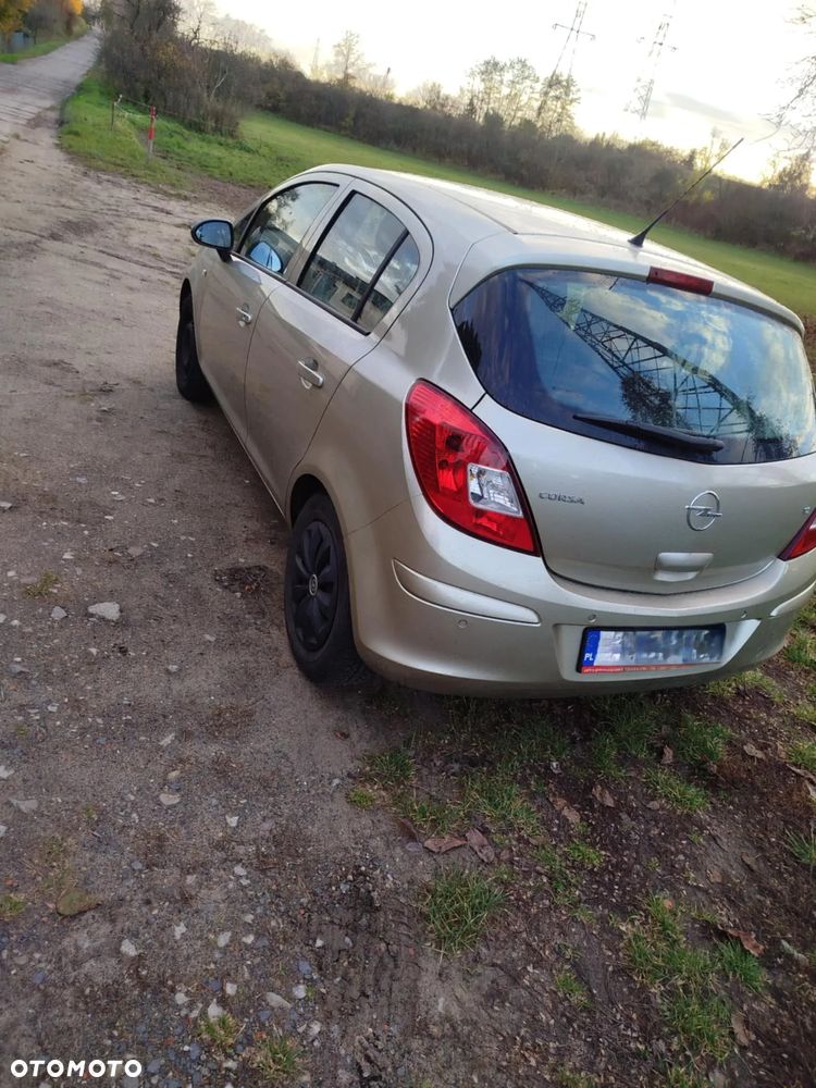 Opel Corsa 1.2 16V Cosmo - 4