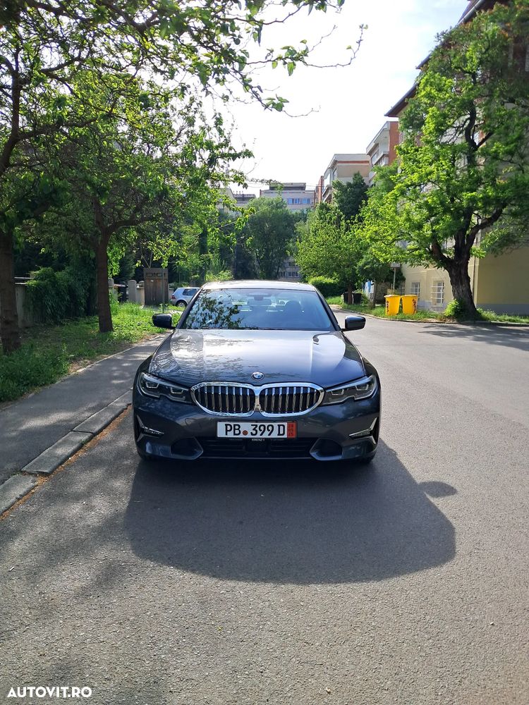 BMW Seria 3 330i Aut. Luxury Line - 33