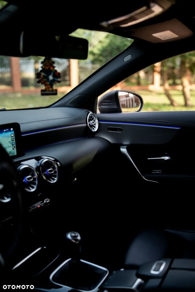 Mercedes-Benz CLA 180 d - 26