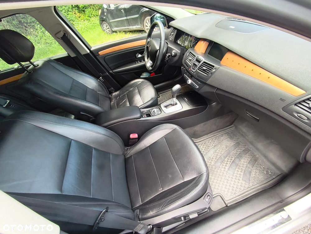 Renault Laguna dCi 150 FAP GT - 24