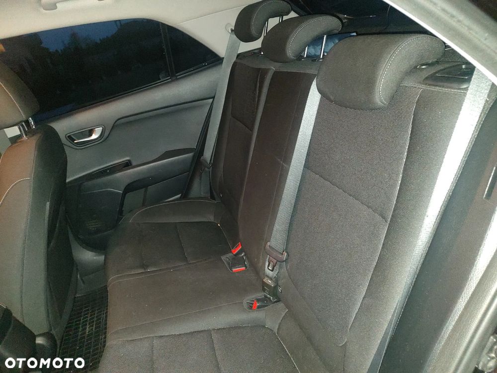 Kia Rio 1.2 XL Business Line - 4