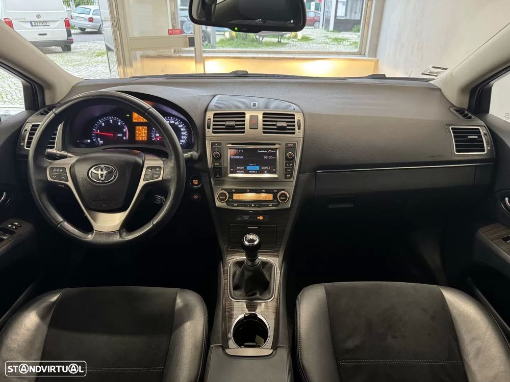 Toyota Avensis SD 2.0 D-4D Exclusive +Navi - 9