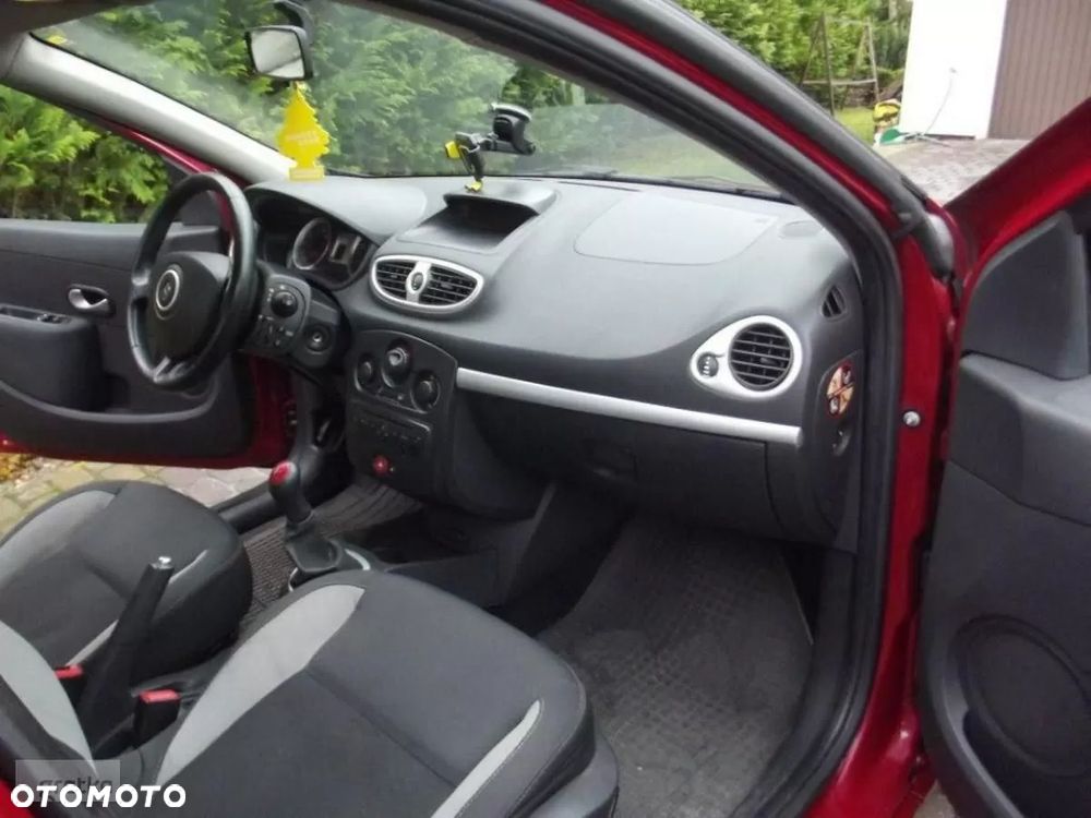 Renault Clio 1.2 16V Authentique - 10