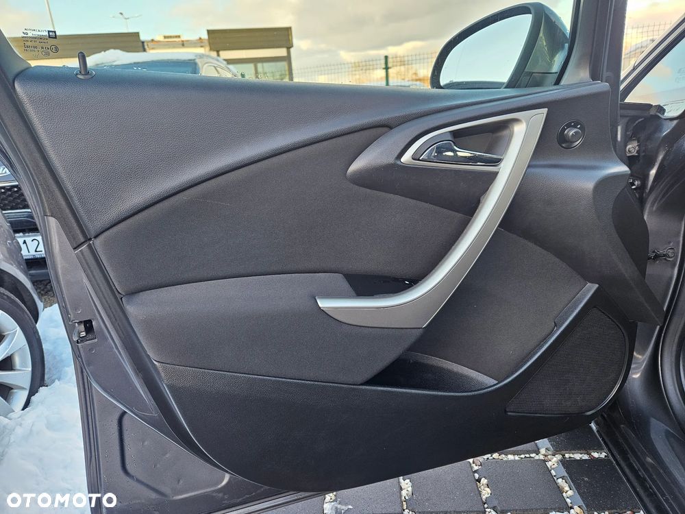 Opel Astra 1.4 Turbo - 29