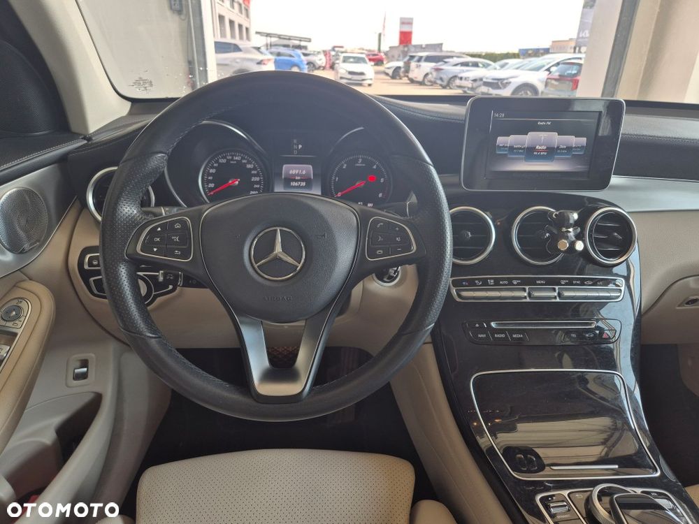 Mercedes-Benz GLC - 12