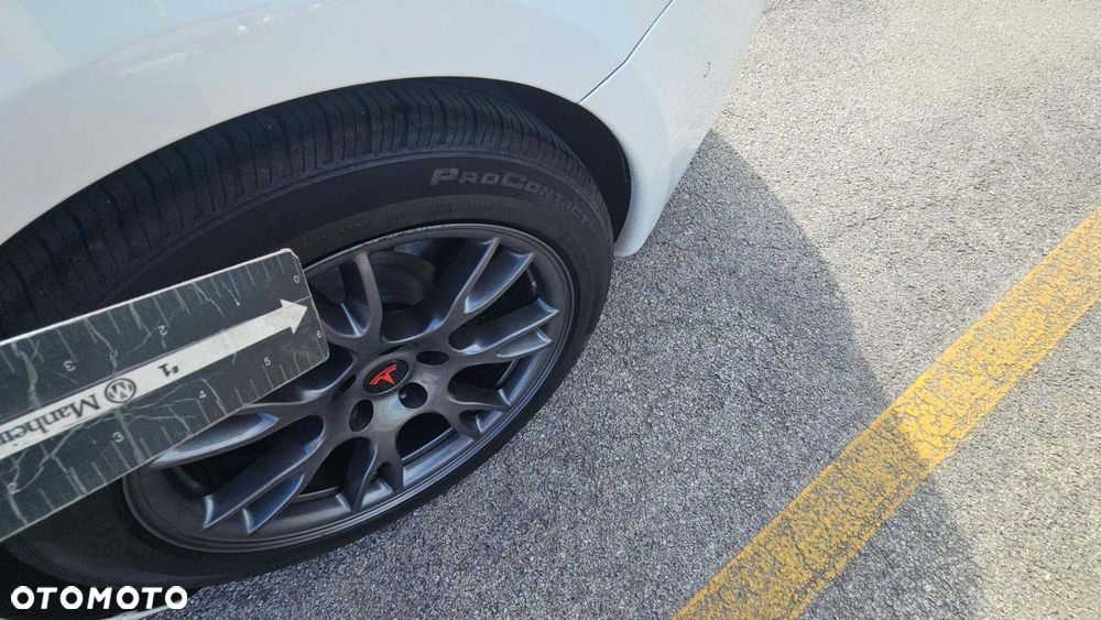 Tesla Model S AWD - 18