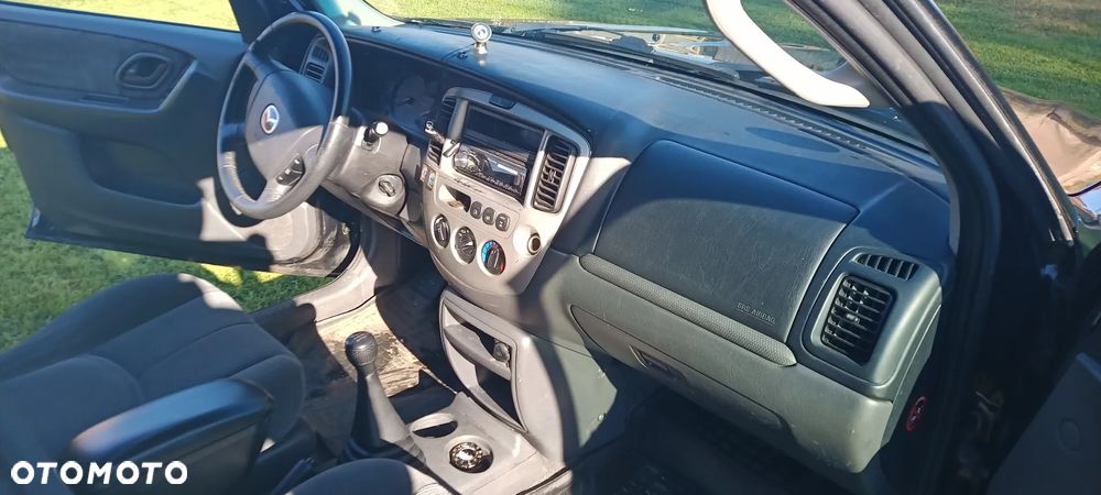 Mazda Tribute 4x4 Comfort - 5