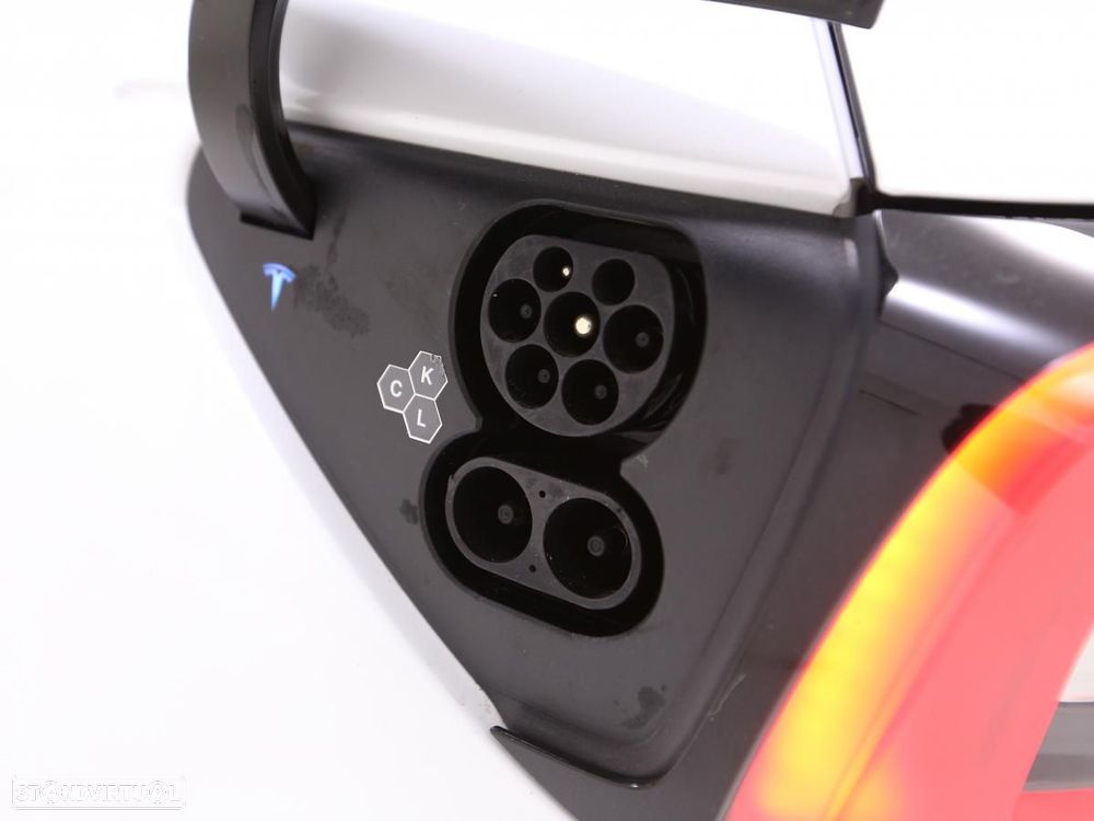 Tesla Model Y RWD - 16