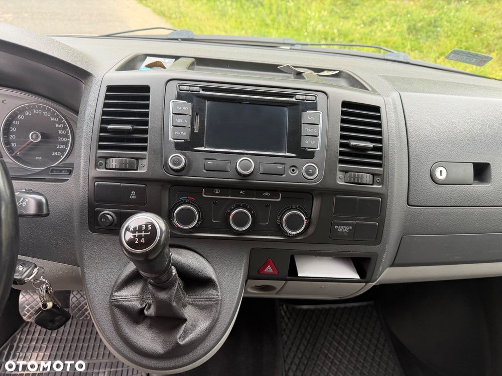 Volkswagen T5 Lift - 17