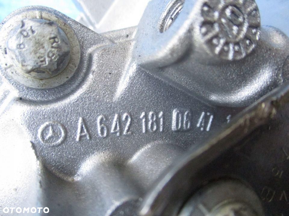 MERCEDES VIANO SPRINTER 319 POMPA OLEJU 3.0 V6 11r A6421810647 - 6