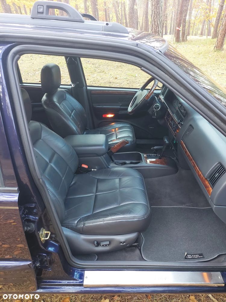Jeep Grand Cherokee - 17