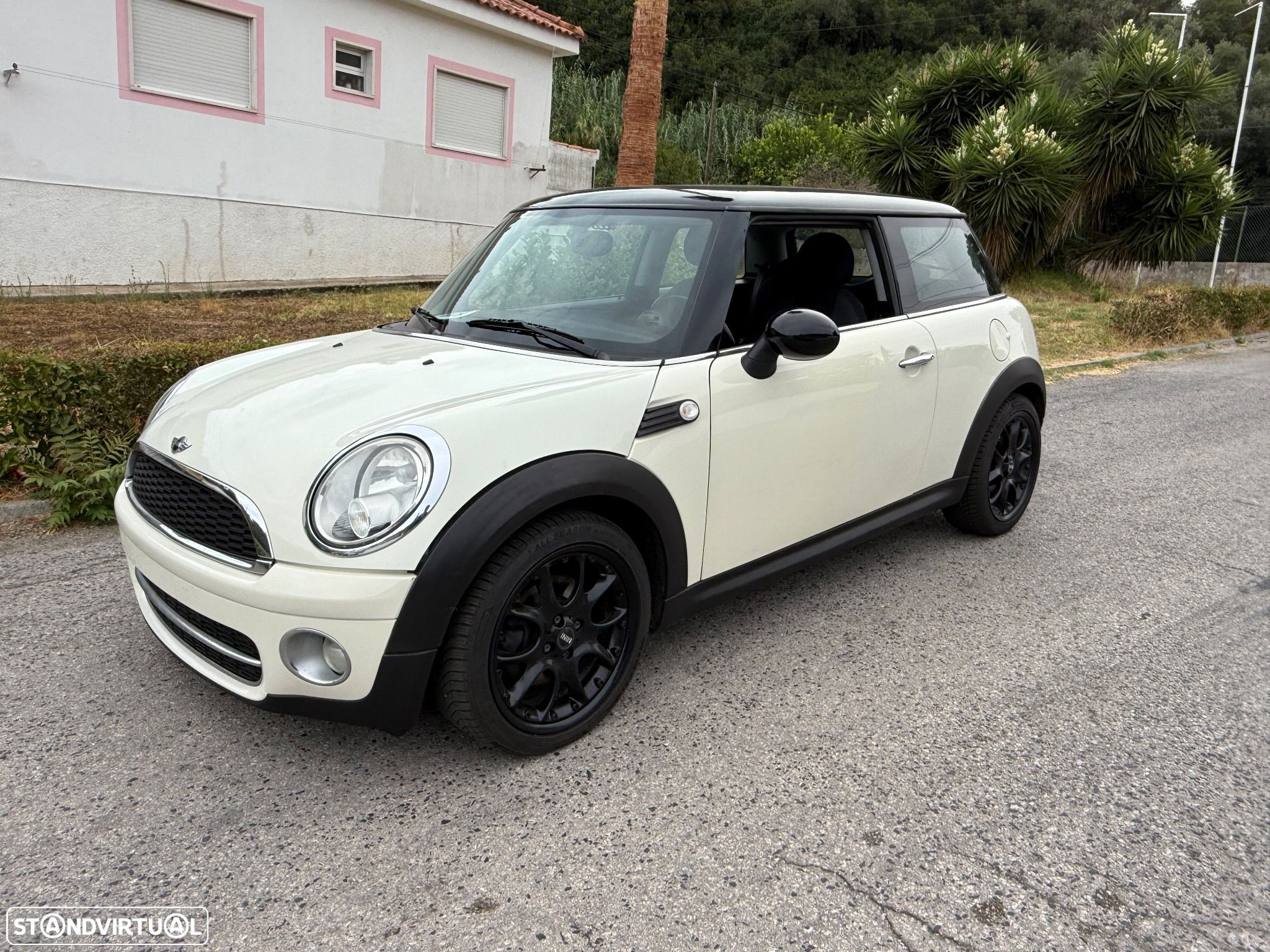 MINI 3 Portas Cooper D - 1