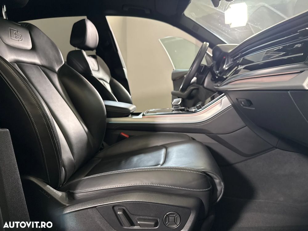 Audi Q8 - 12