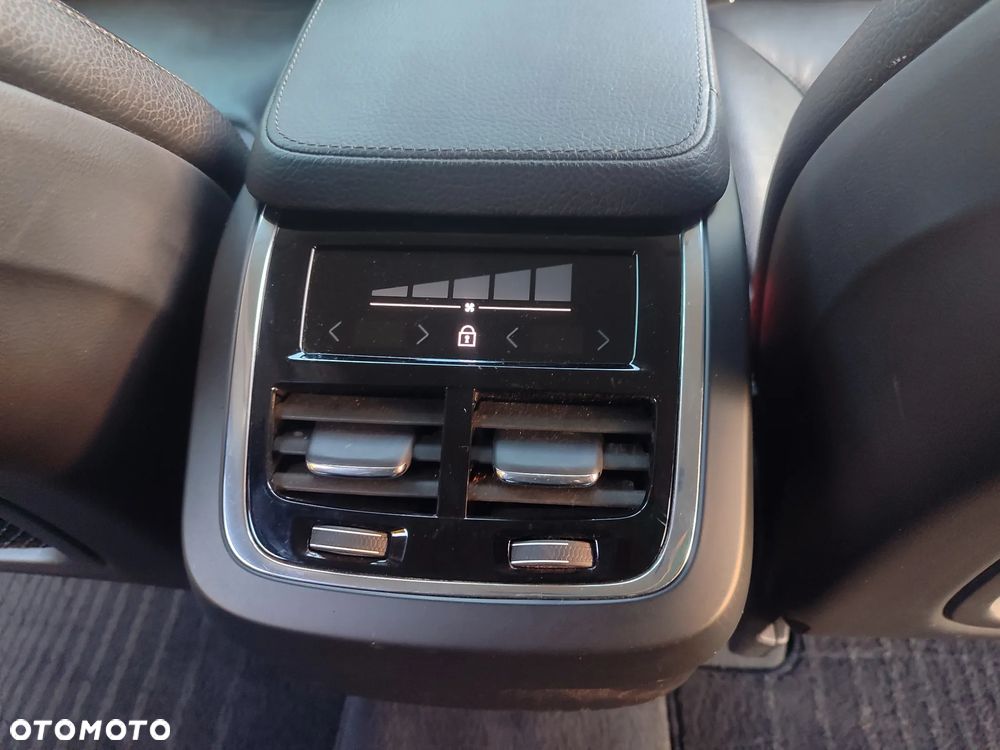 Volvo XC 90 B5 D AWD Geartronic Momentum - 12