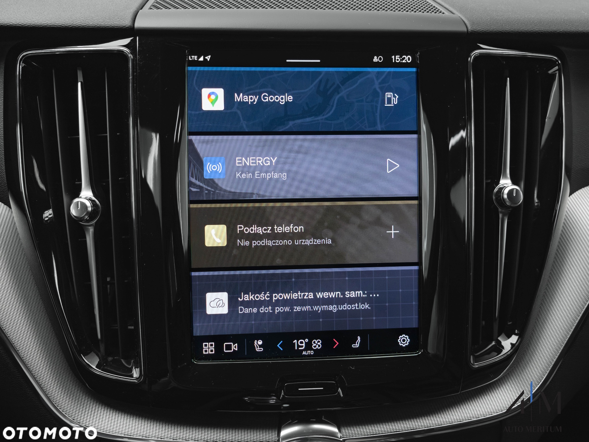 Volvo XC 60 B4 D AWD Plus Dark - 24