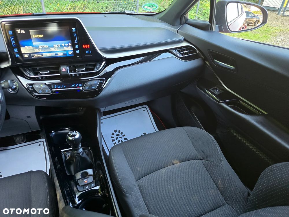 Toyota C-HR 1.2 Turbo Team Deutschland - 28