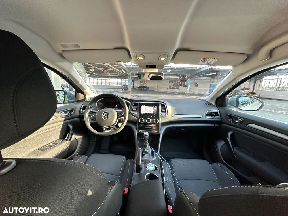 Renault Megane TCE 140 Techno - 14