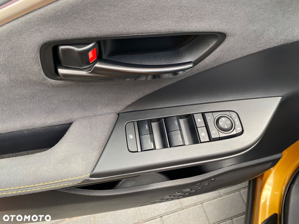 Toyota C-HR 2.0 Hybrid Lounge Premiere - 23