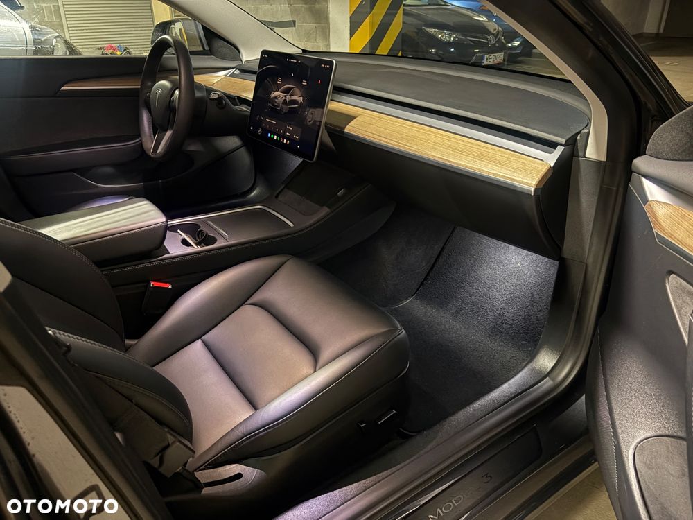 Tesla Model 3 - 30