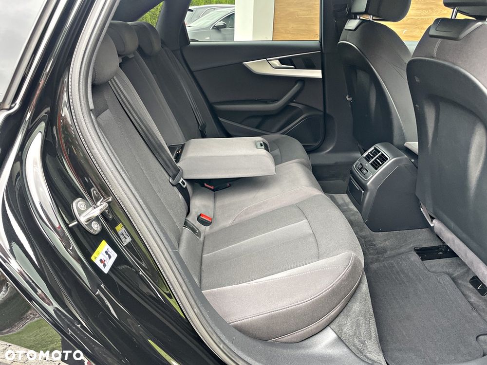 Audi A4 Limousine 1.4 TFSI S tronic sport - 30