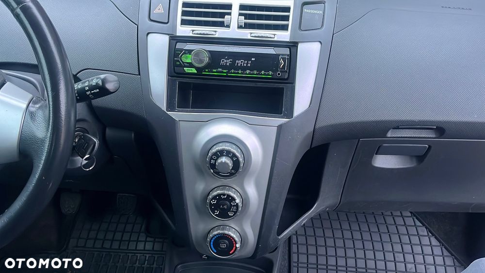 Toyota Yaris 1.0 VVT-i Style - 13