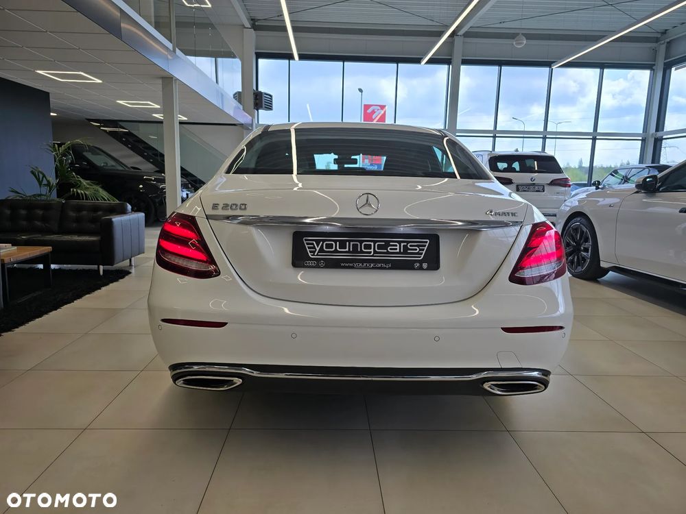 Mercedes-Benz Klasa E 200 4-Matic 9G-TRONIC - 5