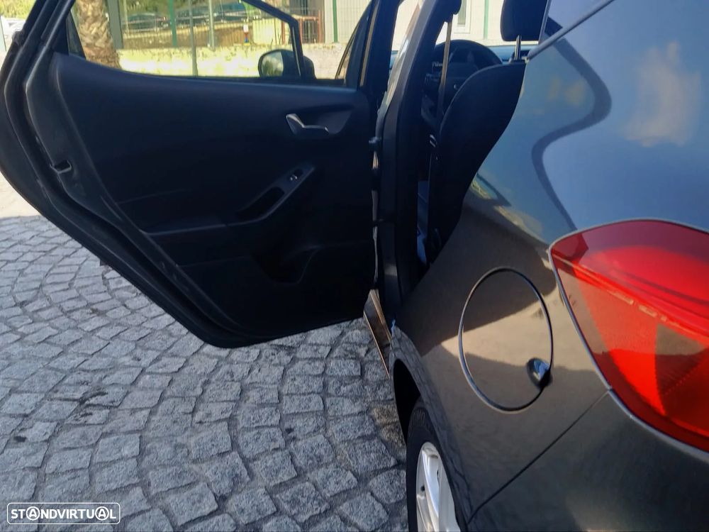 Ford Fiesta - 11