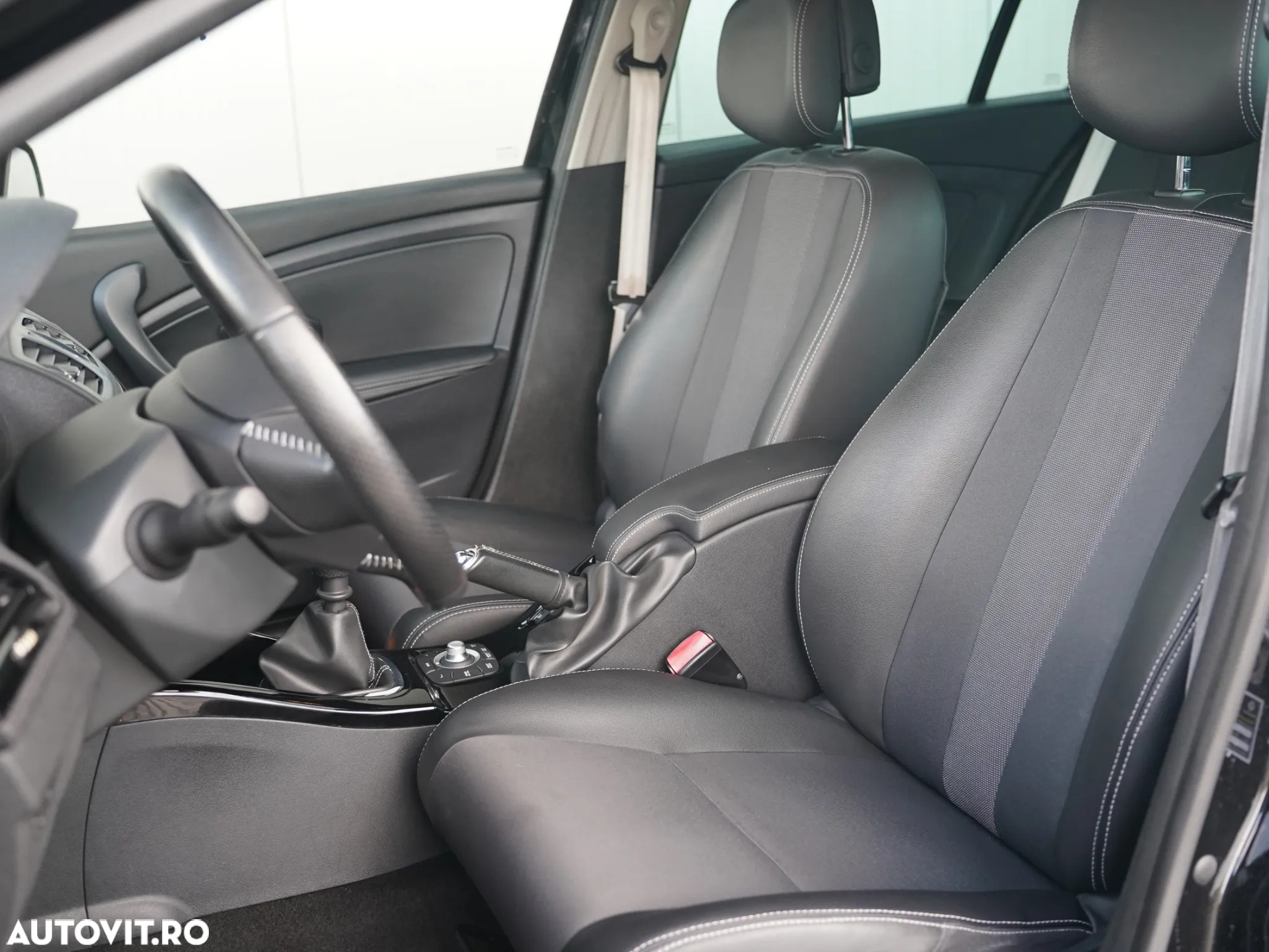 Renault Megane Grandtour TCe 130 Bose Edition - 6