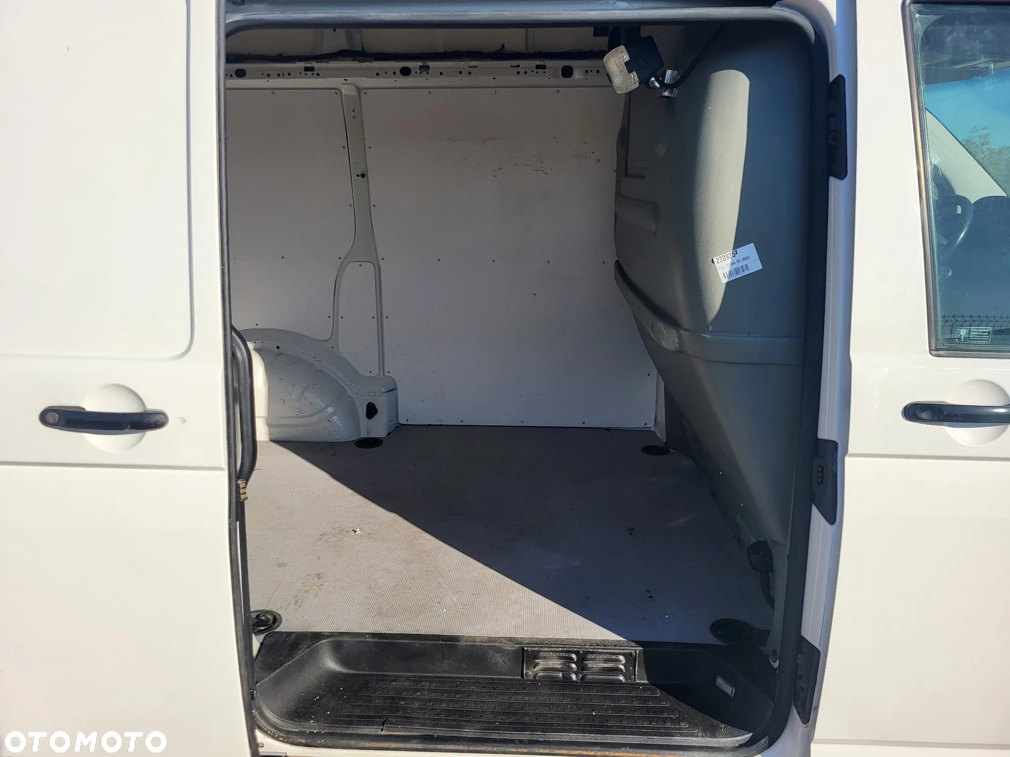 Volkswagen Transporter - 33