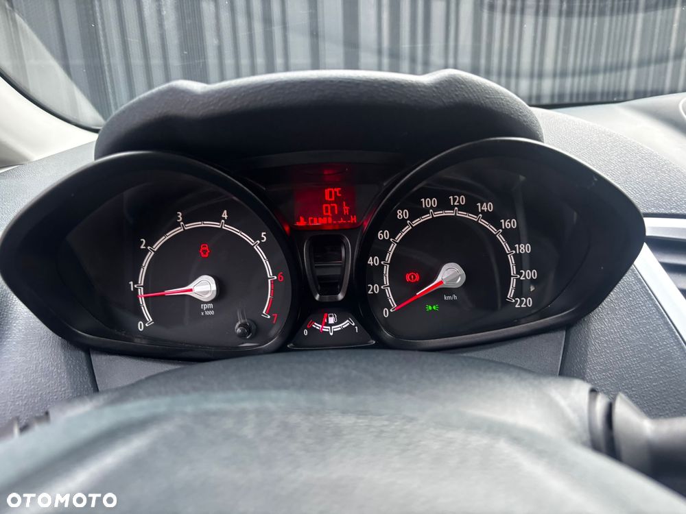 Ford Fiesta 1.25 Champions Edition - 13