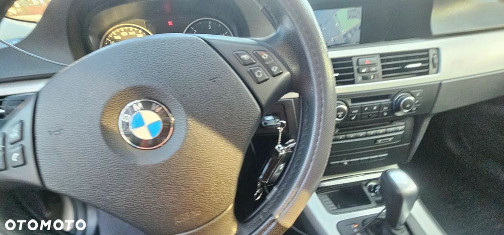 BMW Seria 3 318d DPF - 13