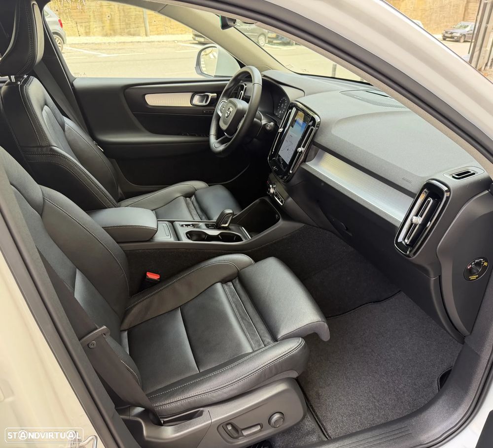 Volvo XC 40 2.0 T5 Momentum - 24