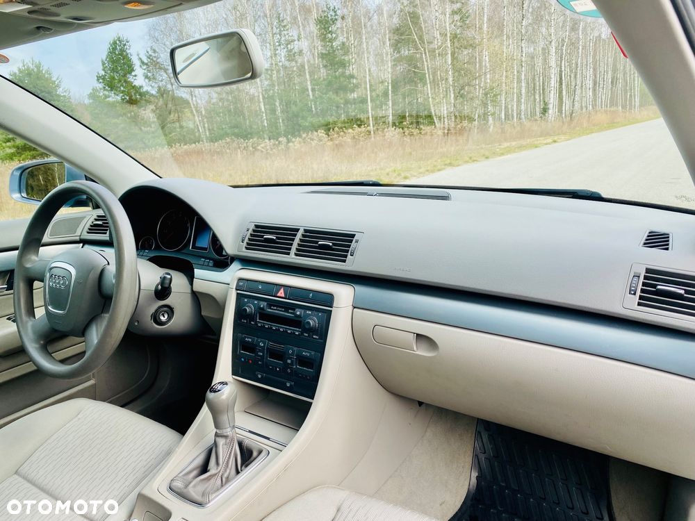 Audi A4 Limousine - 36