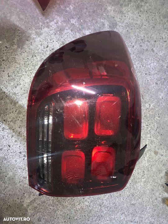 Vand stop stanga Dacia Logan 2 Facelift, an 2017-2021, cod 265557681R - 1