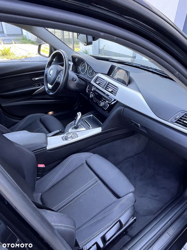 BMW Seria 3 318i - 10