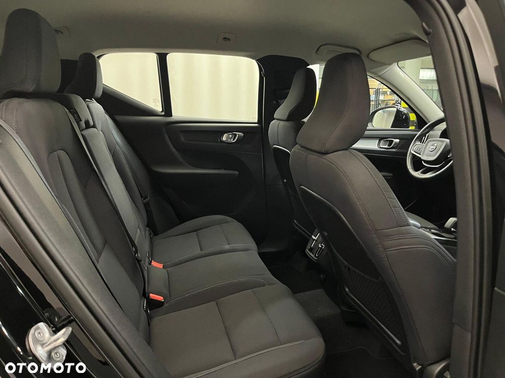 Volvo XC 40 T3 Momentum - 33