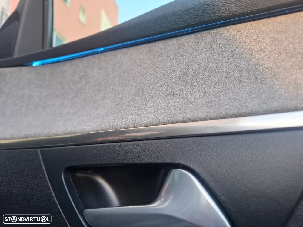 Peugeot 3008 1.6 Hybrid4 GT Pack e-EAT8 - 43