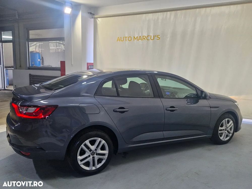 Renault Megane TCe Business - 10
