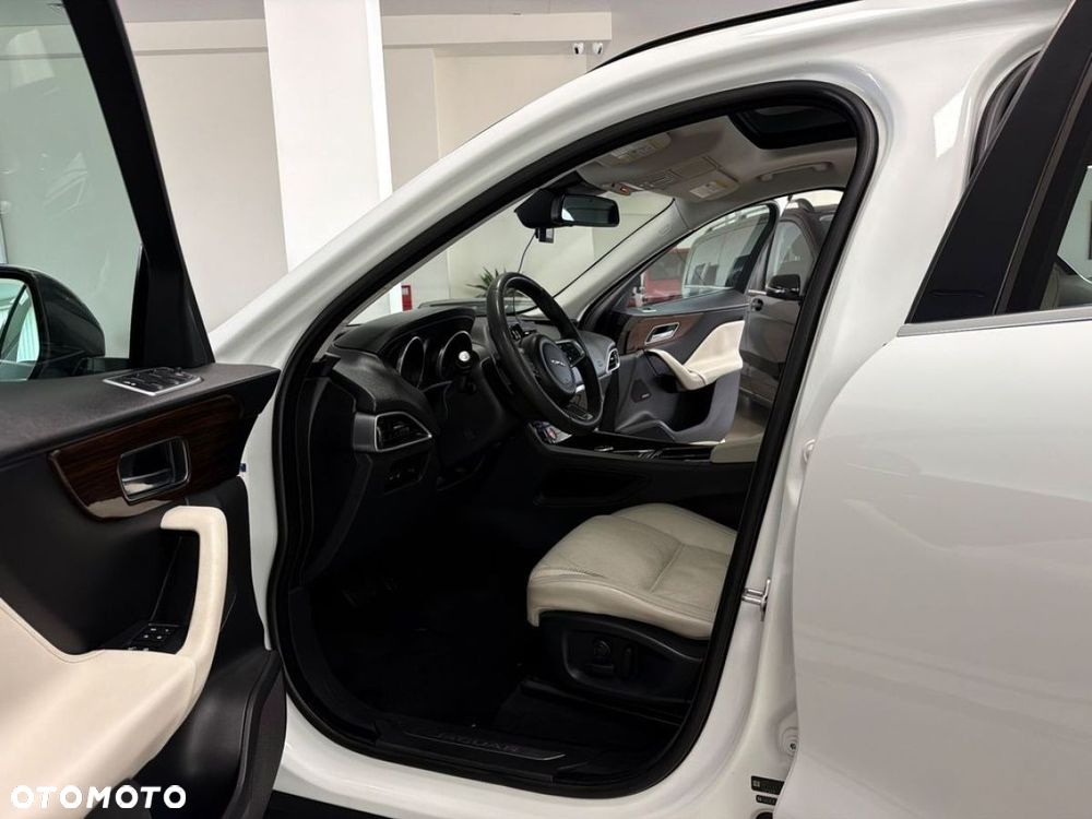 Jaguar F-Pace 2.0 i4D AWD Prestige - 27