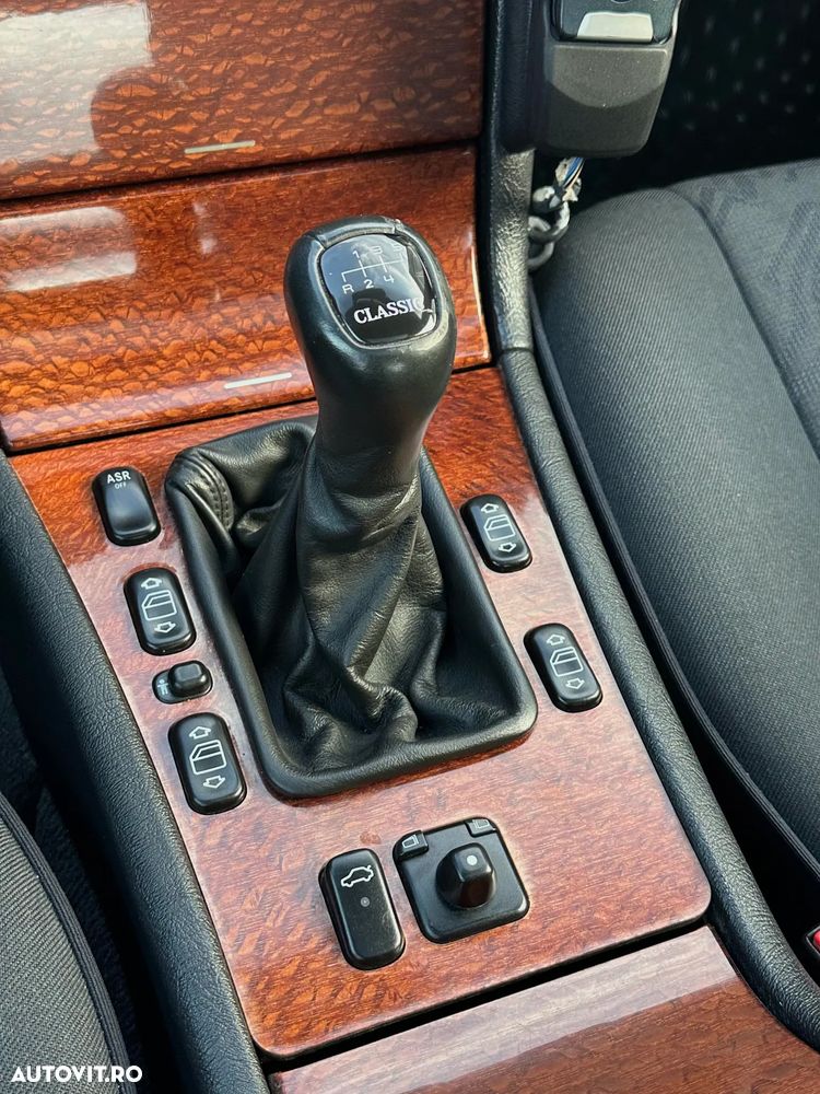 Mercedes-Benz E - 18