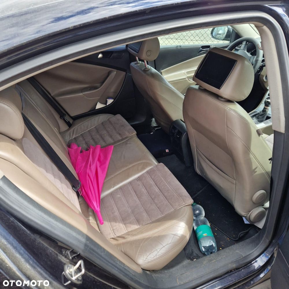 Volkswagen Passat 2.0 FSI Individual - 3