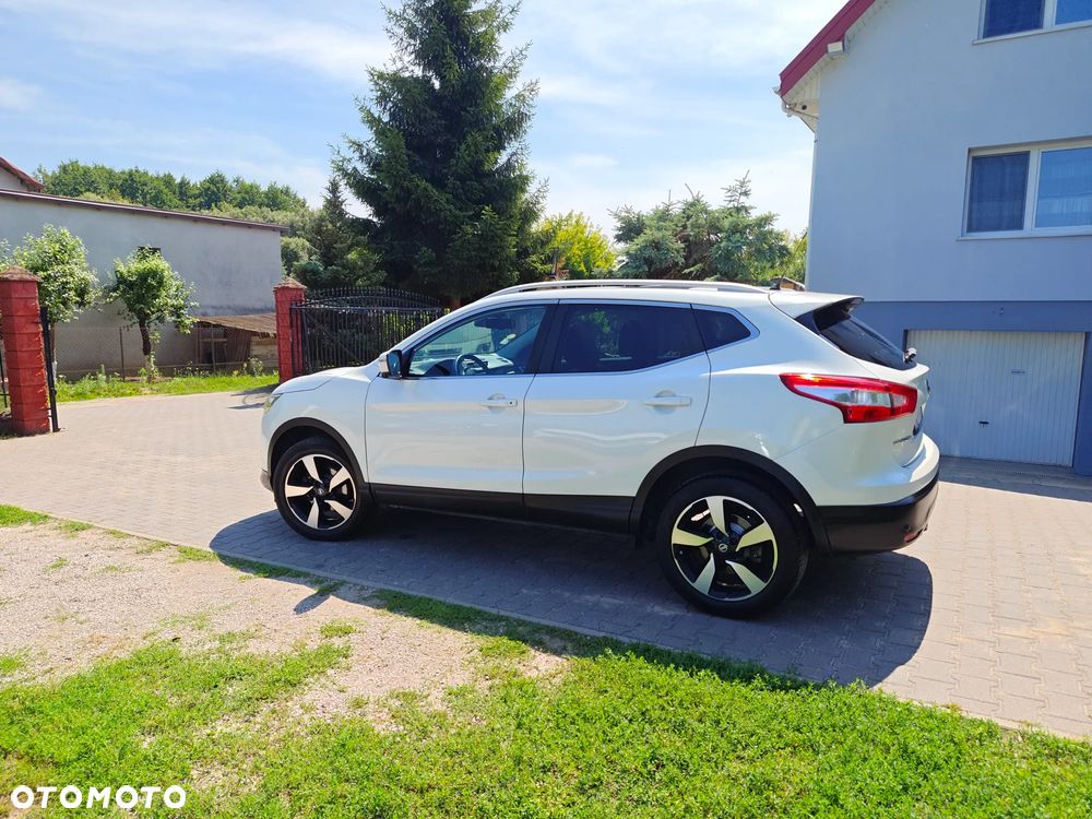 Nissan Qashqai 1.5 dCi N-Connecta - 26